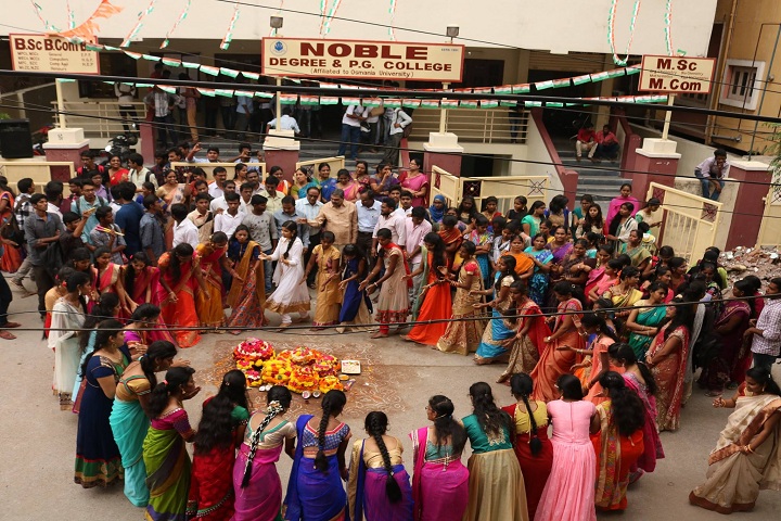 https://cache.careers360.mobi/media/colleges/social-media/media-gallery/13300/2021/2/25/Traditional Event Bathukamma of Noble Degree and PG College Hyderabad_Events.jpg